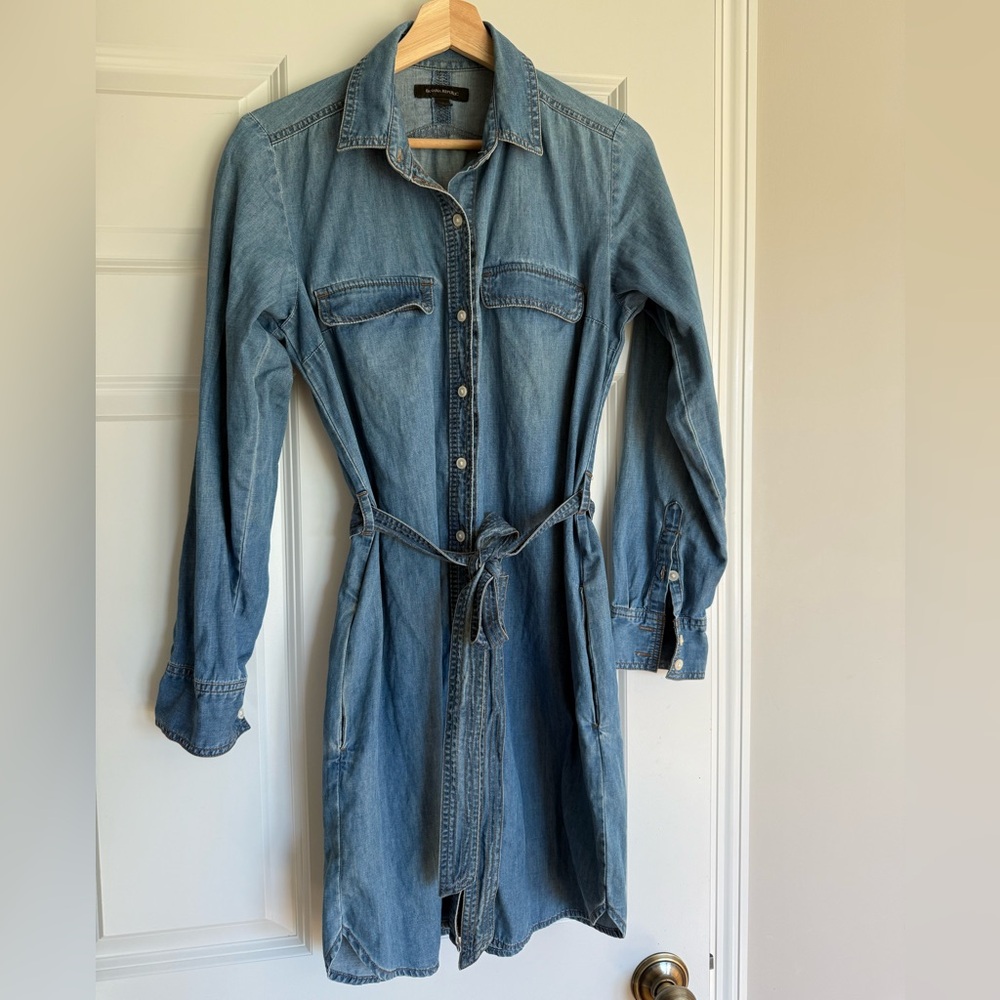 Chambray Banana Republic shirt-dress